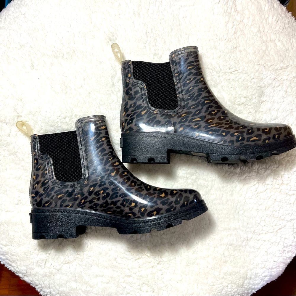 Ocean Coast Kensington woman’s rain boots size 9